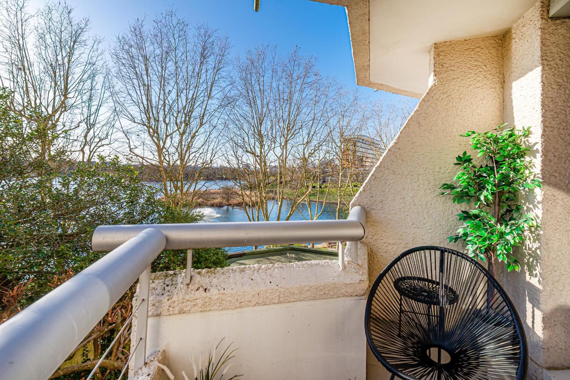 The Lake Aurora Suite - Duke Housing Créteil Eksteriør bilde
